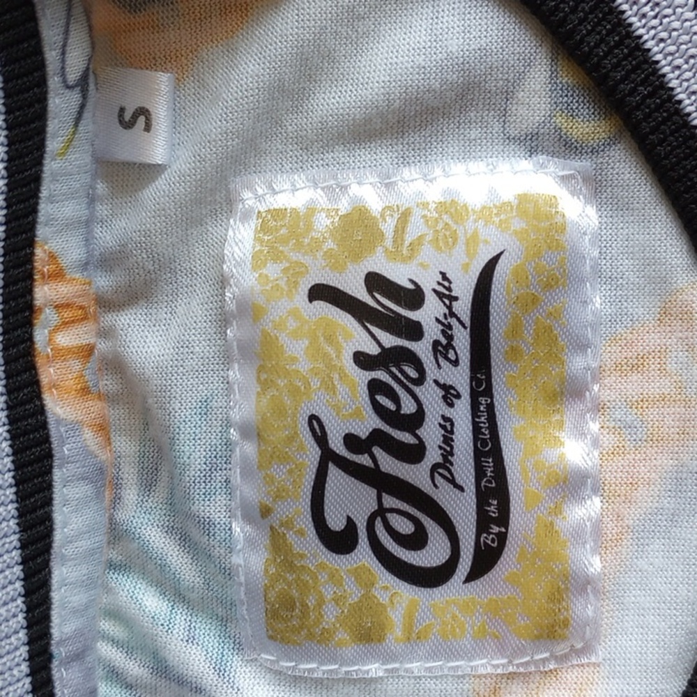 NWOT Fresh Prints of Bel Air Butterfly T-shirt S Ladybug Floral Blue White Pink - Picture 4 of 6